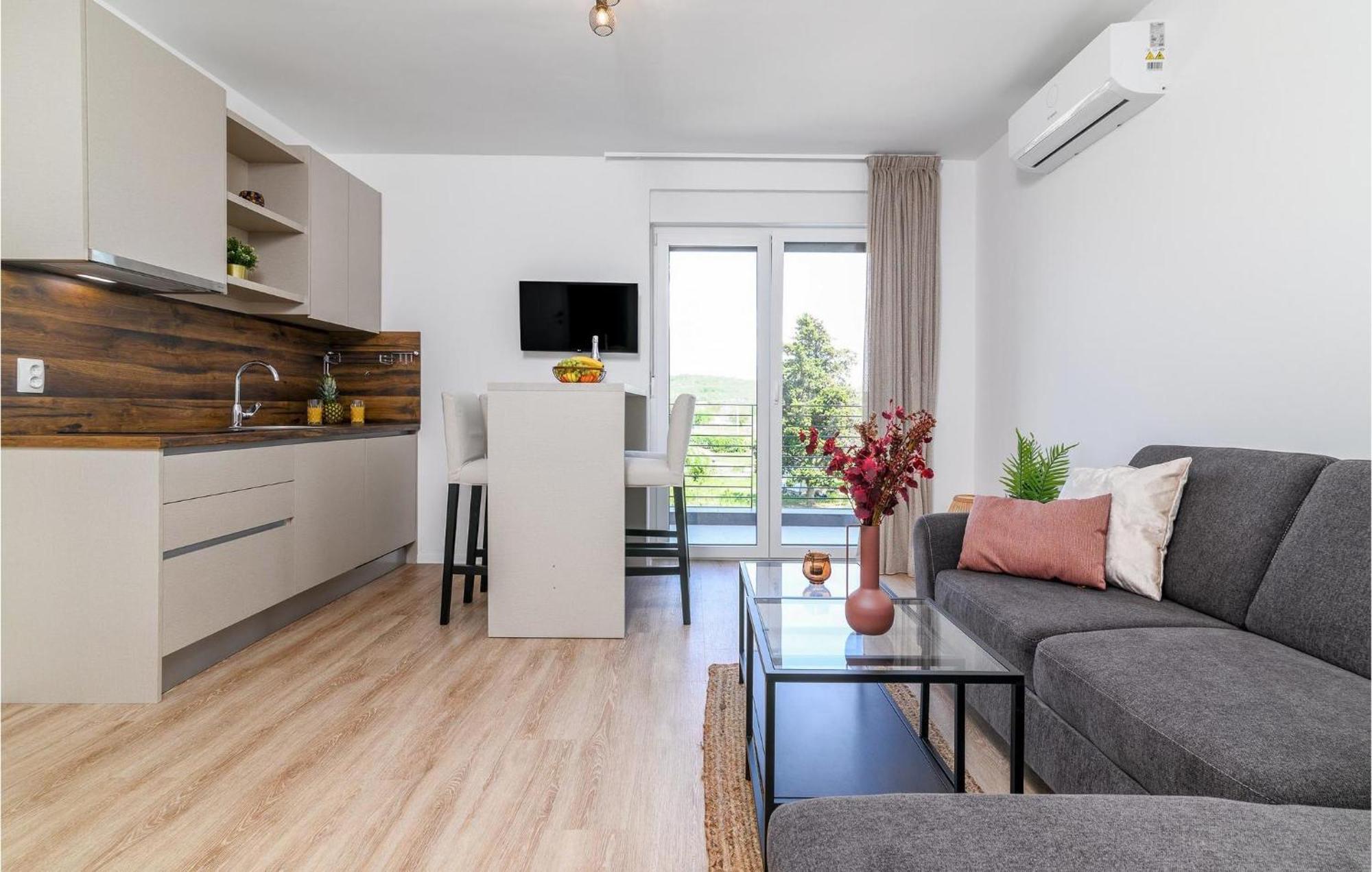 Stunning In With Kitchen Rovinj